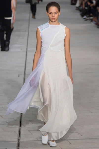 Look 32